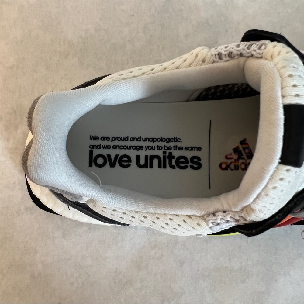 ADIDAS UltraBoost S&L Pride 2020 - FY5347 - Sz Men’s 5 / Women’s 7 - Picture 10 of 16
